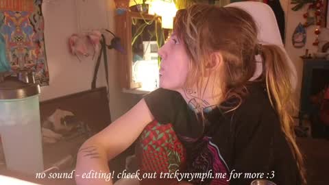 Snapshot of tricky_nymph chatting on February 3, 4:35 am Cassie online show from February 3, 4:35 am