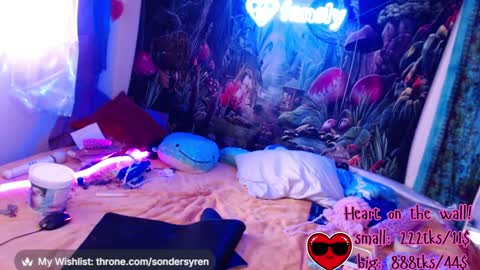 Snapshot of tricky_nymph chatting on February 15, 7:54 pm Cassie online show from February 15, 7:54 pm