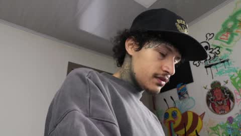 - trieone online show from March 27, 2:39 pm