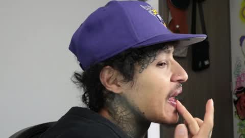 - trieone online show from March 30, 2:07 pm