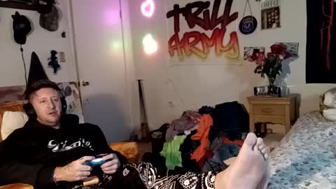 Snapshot of trillnonymau5 chatting on December 8, 10:14 pm trillnonymau5 online show from December 8, 10:14 pm