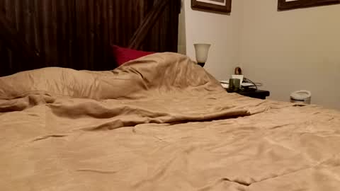 Snapshot of trillnonymau5 chatting on December 15, 8:15 pm trillnonymau5 online show from December 15, 8:15 pm