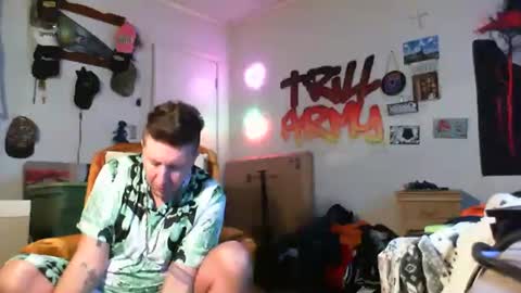 Snapshot of trillnonymau5 chatting on January 10, 9:42 pm trillnonymau5 online show from January 10, 9:42 pm