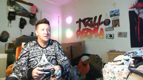 Snapshot of trillnonymau5 chatting on January 12, 5:11 pm trillnonymau5 online show from January 12, 5:11 pm