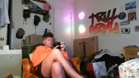 Snapshot of trillnonymau5 chatting on January 22, 10:50 am trillnonymau5 online show from January 22, 10:50 am