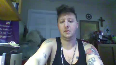 Snapshot of trillnonymau5 chatting on January 25, 11:32 pm trillnonymau5 online show from January 25, 11:32 pm