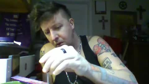 Snapshot of trillnonymau5 chatting on January 26, 2:35 am trillnonymau5 online show from January 26, 2:35 am