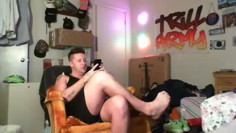 Snapshot of trillnonymau5 chatting on January 29, 4:15 am trillnonymau5 online show from January 29, 4:15 am