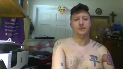 Snapshot of trillnonymau5 chatting on February 13, 10:22 pm trillnonymau5 online show from February 13, 10:22 pm