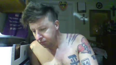 Snapshot of trillnonymau5 chatting on February 24, 4:38 am trillnonymau5 online show from February 24, 4:38 am