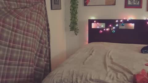 Snapshot of trinasvede chatting on November 30, 12:36 am Trina Tushy Deluxe online show from November 30, 12:36 am