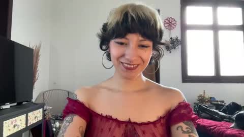 Snapshot of trinitysecrets chatting on December 31, 8:45 pm trinitysecrets online show from December 31, 8:45 pm