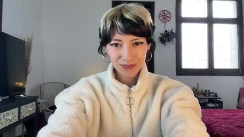 Snapshot of trinitysecrets chatting on January 3, 7:29 pm trinitysecrets online show from January 3, 7:29 pm