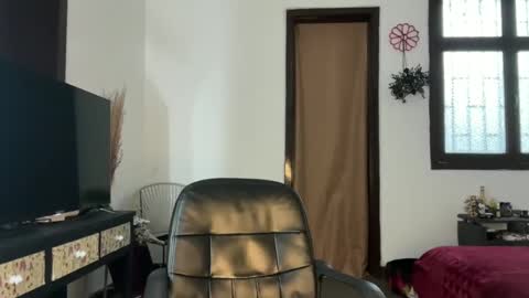 Snapshot of trinitysecrets chatting on January 5, 10:29 pm trinitysecrets online show from January 5, 10:29 pm