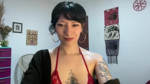 Snapshot of trinitysecrets chatting on February 11, 7:48 pm trinitysecrets online show from February 11, 7:48 pm