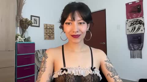 Snapshot of trinitysecrets chatting on February 20, 8:14 pm trinitysecrets online show from February 20, 8:14 pm