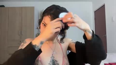 Snapshot of trinitysecrets chatting on March 2, 7:45 pm trinitysecrets online show from March 2, 7:45 pm