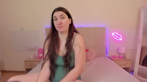 Mia online show from January 13, 6:08 am