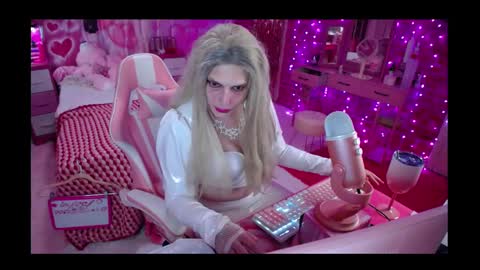 Snapshot of trista_doll chatting on February 1, 12:18 am trista_doll online show from February 1, 12:18 am