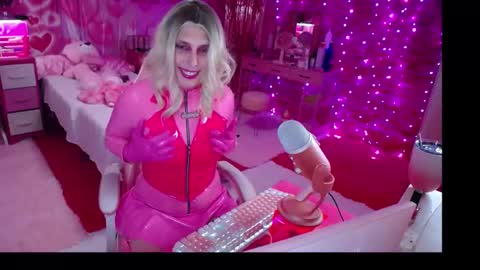 Snapshot of trista_doll chatting on March 1, 6:32 pm trista_doll online show from March 1, 6:32 pm