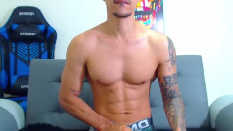 Snapshot of tristan_bm chatting on December 23, 3:44 pm tristan bm online show from December 23, 3:44 pm