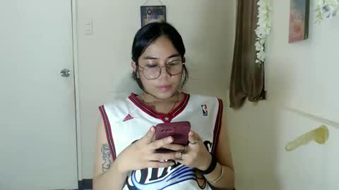 Snapshot of trixie_foxslut chatting on November 3, 8:26 am trixie_foxslut online show from November 3, 8:26 am