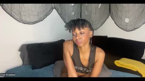Snapshot of trixie_luv chatting on September 21, 4:19 pm trixie_luv online show from September 21, 4:19 pm