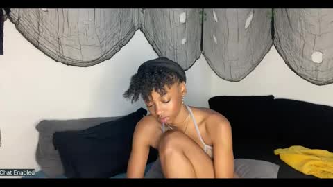 Snapshot of trixie_luv chatting on September 23, 3:04 pm trixie_luv online show from September 23, 3:04 pm