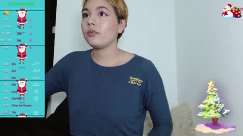 Snapshot of trixie_tangg chatting on December 19, 4:02 am Kitty online show from December 19, 4:02 am