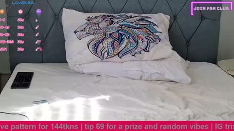 trixietickles online show from December 5, 4:09 am