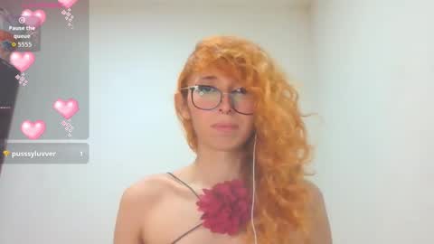 Snapshot of trixy_roses chatting on November 22, 5:45 pm Trixy Rose online show from November 22, 5:45 pm
