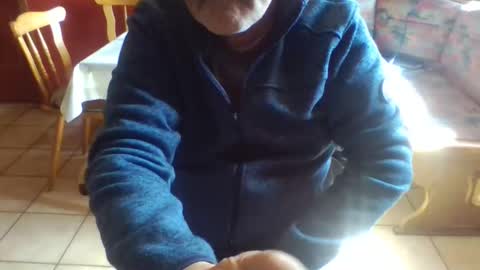 trobelle online show from April 19, 10:25 am