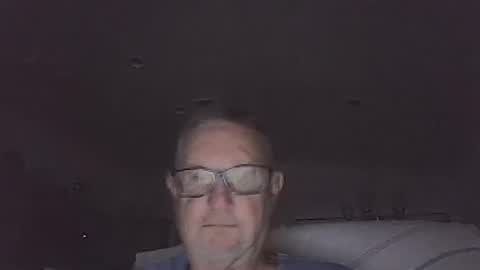 Snapshot of troffer1020 chatting on December 11, 2:09 am Troffer online show from December 11, 2:09 am