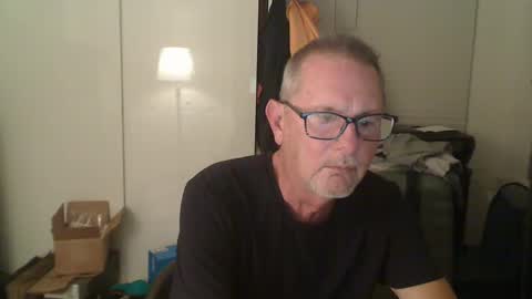 Snapshot of troffer1020 chatting on December 20, 1:36 am Troffer online show from December 20, 1:36 am