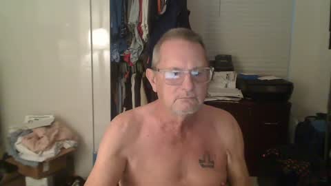 Snapshot of troffer1020 chatting on January 13, 10:56 pm Troffer online show from January 13, 10:56 pm
