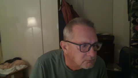 Snapshot of troffer1020 chatting on January 22, 5:26 am Troffer online show from January 22, 5:26 am