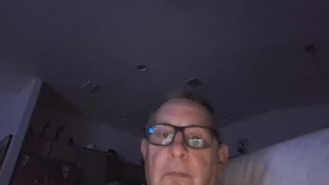 Snapshot of troffer1020 chatting on February 7, 4:27 am Troffer online show from February 7, 4:27 am