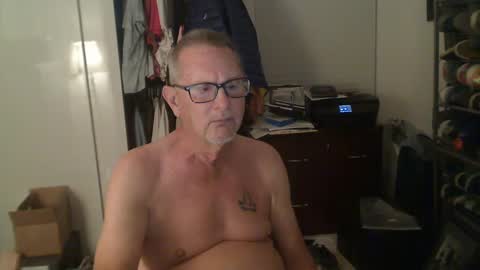 Snapshot of troffer1020 chatting on February 18, 12:15 am Troffer online show from February 18, 12:15 am