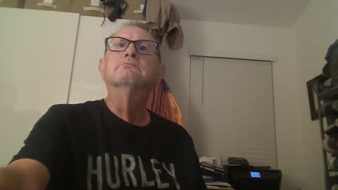 Snapshot of troffer1020 chatting on February 26, 4:14 am Troffer online show from February 26, 4:14 am