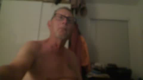 Snapshot of troffer1020 chatting on February 28, 2:31 am Troffer online show from February 28, 2:31 am