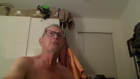 Snapshot of troffer1020 chatting on March 4, 12:50 am Troffer online show from March 4, 12:50 am