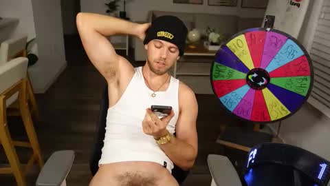 Snapshot of troy_greenxo chatting on April 19, 2:11 am Troy Green online show from April 19, 2:11 am