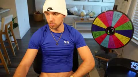 Snapshot of troy_greenxo chatting on April 23, 9:28 pm Troy Green online show from April 23, 9:28 pm