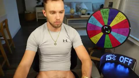Snapshot of troy_greenxo chatting on May 12, 9:23 pm Troy Green online show from May 12, 9:23 pm