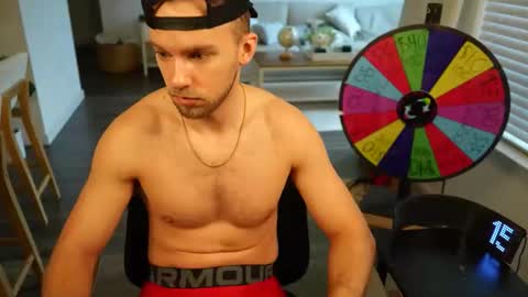 Snapshot of troy_greenxo chatting on May 17, 9:22 pm Troy Green online show from May 17, 9:22 pm