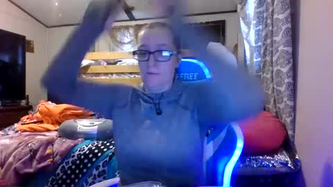 TruckersWifeToBe online show from December 19, 5:08 pm