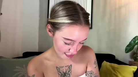 Mia online show from February 1, 5:06 am