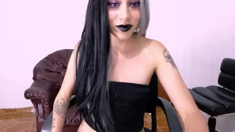 Snapshot of tryp666 chatting on May 12, 1:14 am Cait online show from May 12, 1:14 am