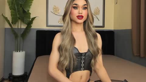 Snapshot of ts_elijah chatting on December 10, 10:06 am Saskia online show from December 10, 10:06 am