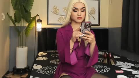 Snapshot of ts_elijah chatting on January 7, 7:10 am Saskia online show from January 7, 7:10 am